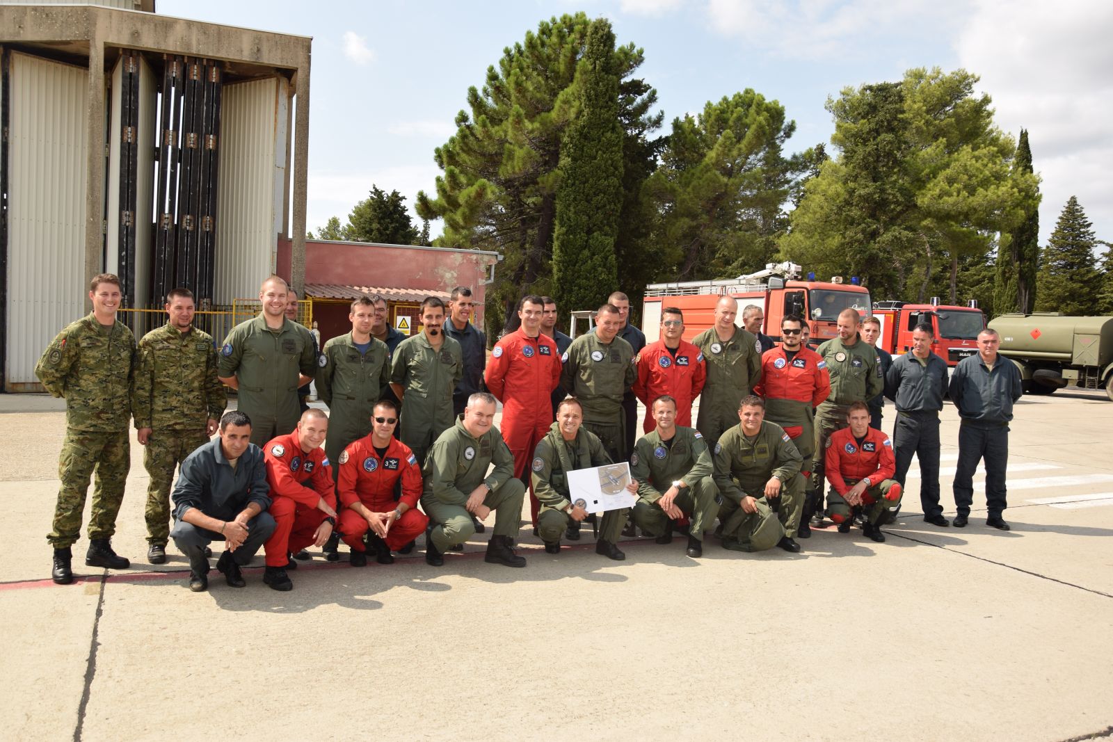 Pukovnik Harapin ostvario 2 tisuće sati naleta na Pilatusu Pukovnik Harapin ostvario 2 tisuće sati naleta na Pilatusu