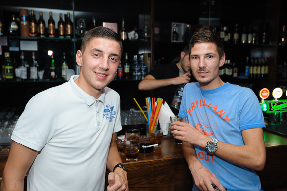 Toto i kraljice u Posh Pubu – foto Ivan Toman Toto i kraljice u Posh Pubu – foto Ivan Toman