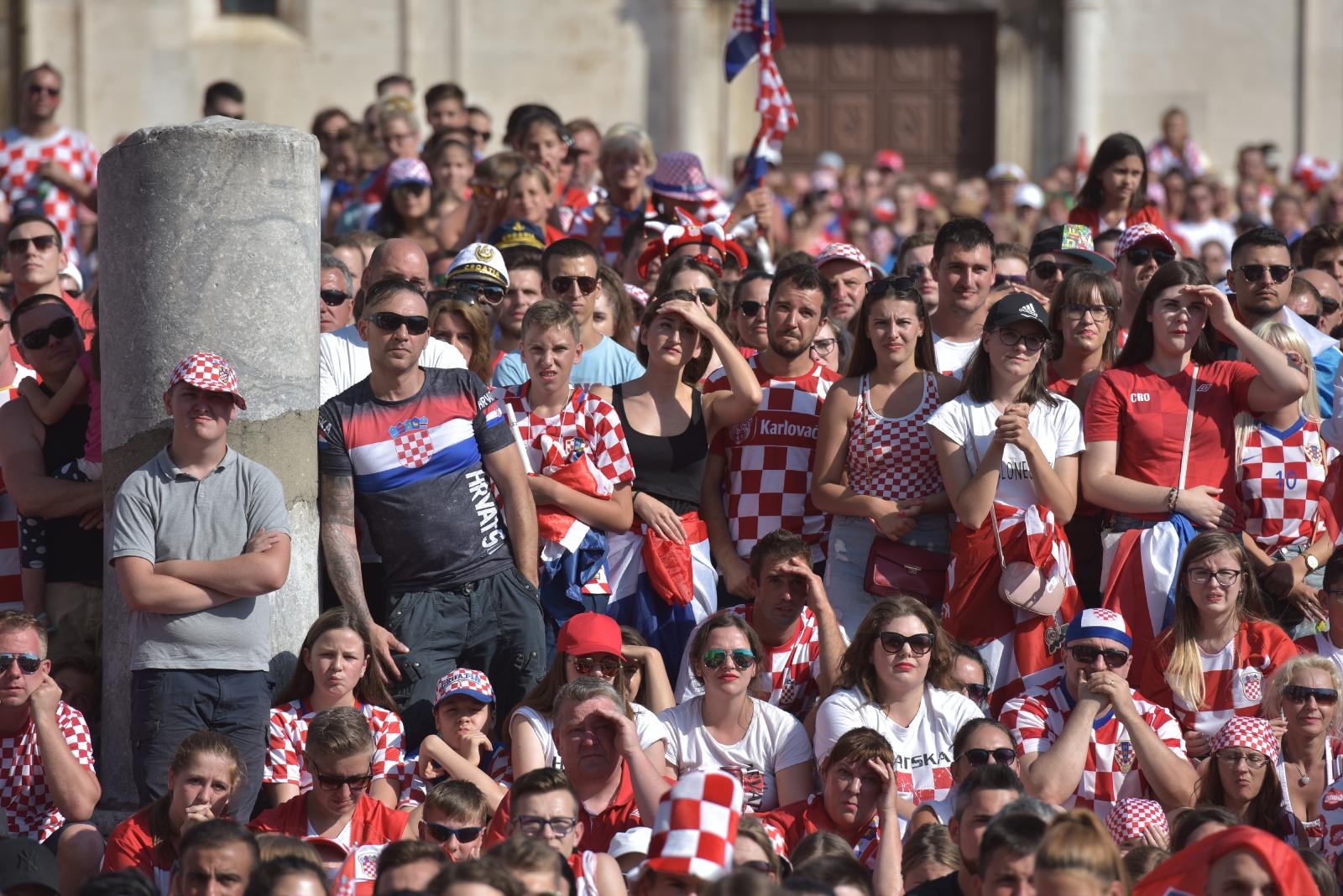 Tisuće Zadrana na Forumu navijalo za Vatrene u finalu Svjetskog prvenstva Tisuće Zadrana na Forumu navijalo za Vatrene u finalu Svjetskog prvenstva
