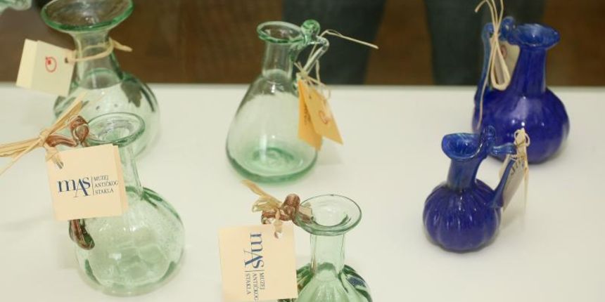 Udruga inovatora Zadarske zupanije organizirator je manifestacije pod nazivom 1. nacionalni i 4. zupanijski Festival suvenira Zadarske zupanije. Izlozba ima natjecateljski karakter. Photo: Dino Stanin/PIXSELL Udruga inovatora Zadarske zupanije organizirator je manifestacije pod nazivom 1. nacionalni i 4. zupanijski Festival suvenira Zadarske zupanije. Izlozba ima natjecateljski karakter. Photo: Dino Stanin/PIXSELL