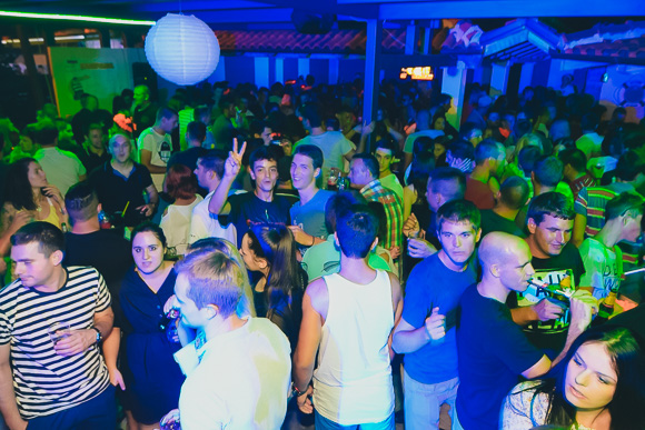 Turanjska fešta u Menfisto baru, 16.7.2015. (foto: Ivan Toman) Turanjska fešta u Menfisto baru, 16.7.2015. (foto: Ivan Toman)