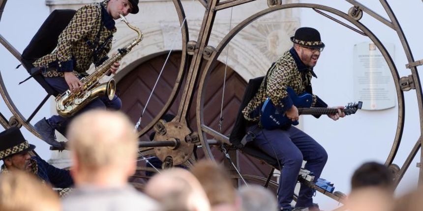 7. dan Spancirfesta. Gradjanima su bili najzanimljiviji ulicni performeri i gastronomska ponuda 7. dan Spancirfesta. Gradjanima su bili najzanimljiviji ulicni performeri i gastronomska ponuda