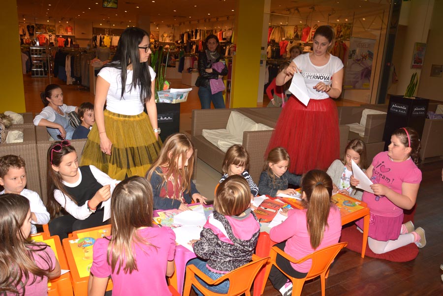 Supernova: Vesela subota 5. travnja 2014. Foto: Lucija Juravić Supernova: Vesela subota 5. travnja 2014. Foto: Lucija Juravić