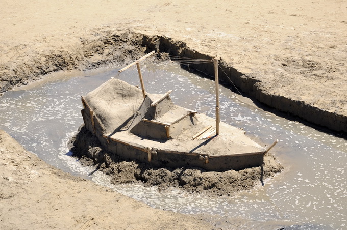 Lopar, 150612.
Nakon tri dana zavrsen je Prvi festival skulpture u pijesku
Najpjescanija plaza u Loparu, Rajska plaza ugostila je umjetnike i studente likovne akademije iz Zagreba na prvom festivalu skulpture u pijesku. Ukupno je izradjeno sedam skulptur Lopar, 150612.
Nakon tri dana zavrsen je Prvi festival skulpture u pijesku
Najpjescanija plaza u Loparu, Rajska plaza ugostila je umjetnike i studente likovne akademije iz Zagreba na prvom festivalu skulpture u pijesku. Ukupno je izradjeno sedam skulptur