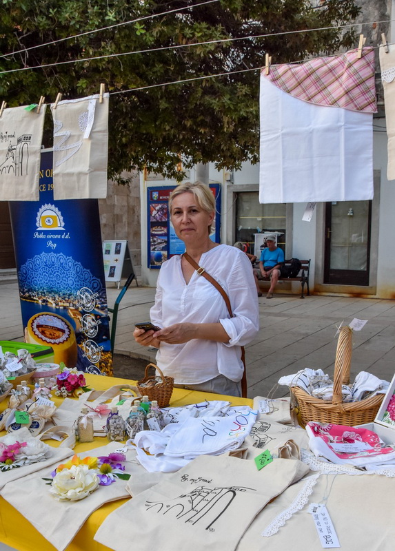 8. Međunarodni festival čipke u Pagu obilježila je modna revija i nastup klape Sol