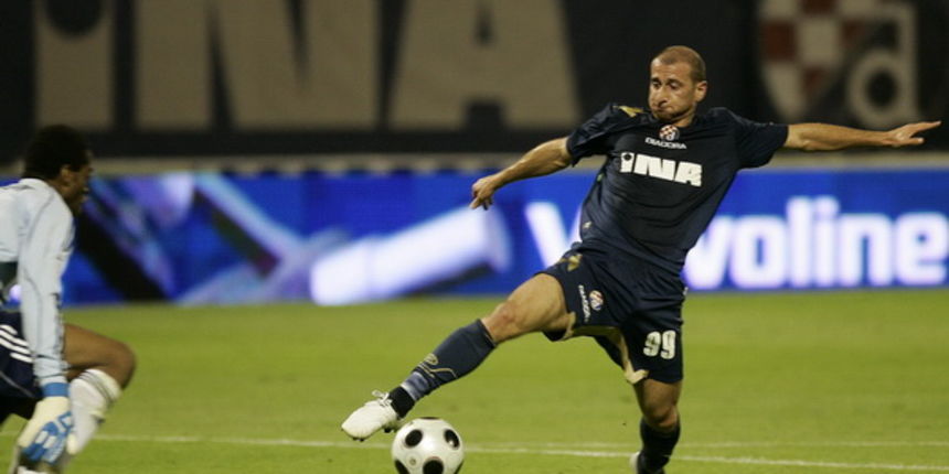 Zagreb, 040809. Nogometna utakmica 3. pretkola lige prvaka: Dinamo – Red Bull Salzburg, na stadionu Maksimir. Na slici: Dimitrios Papadopoulos. Foto: Igor Sambolec / CROPIX Zagreb, 040809. Nogometna utakmica 3. pretkola lige prvaka: Dinamo – Red Bull Salzburg, na stadionu Maksimir. Na slici: Dimitrios Papadopoulos. Foto: Igor Sambolec / CROPIX