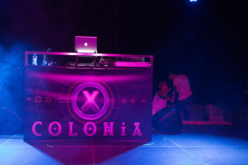 Mještani Bibinja sinoć su uživali u vrhunskom koncertu grupe Colonija na sportskom centru Crljenica Mještani Bibinja sinoć su uživali u vrhunskom koncertu grupe Colonija na sportskom centru Crljenica