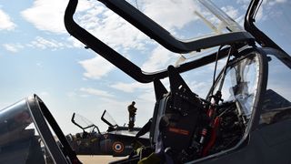 Francuski vojni avioni u vojarni “Pukovnik Mirko Vukušić”u Zemuniku Francuski vojni avioni u vojarni “Pukovnik Mirko Vukušić”u Zemuniku