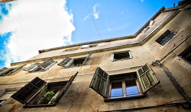 Đir po gradu 7. veljače, foto: Iva Perinčić, dalmacija-motiv, fasada, prozori