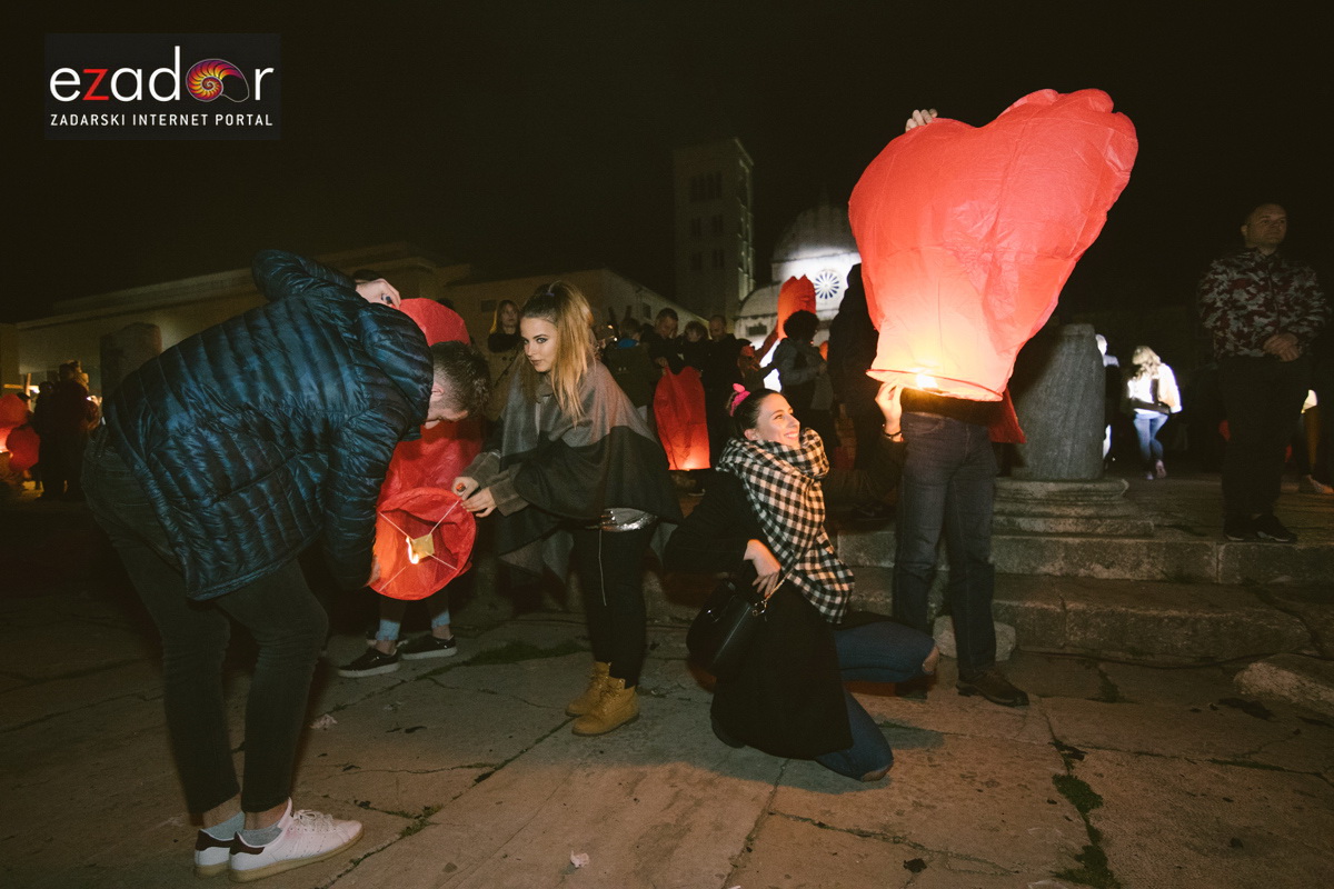 Humanitarni svjetlosni spektakl “Zaželi ljubav 2018.” @ Forum