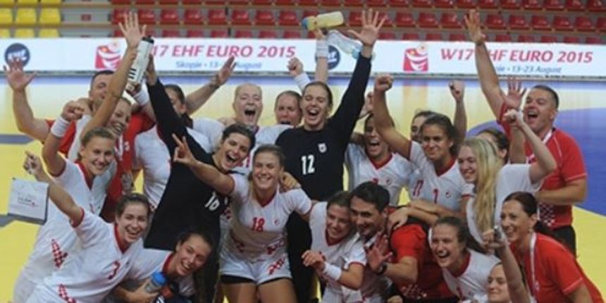 Ženska kadetska rukometna reprezentacija, foto: mk2015.ehf-euro.mk Ženska kadetska rukometna reprezentacija, foto: mk2015.ehf-euro.mk