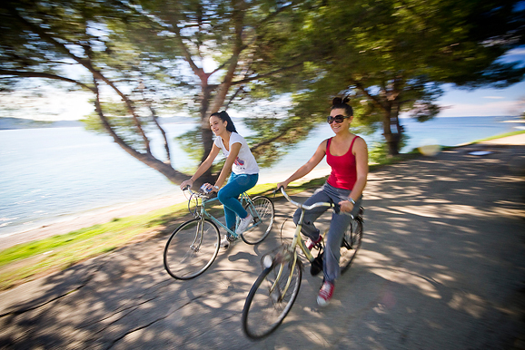 Kupanje na plaži Kolovare 8. listopada (foto:Saša Čuka)