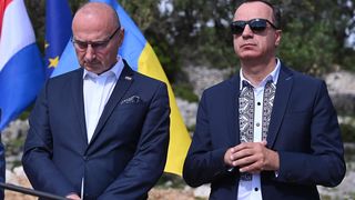 Grlić Radman i veleposlanik Ukrajine posadili maslinu u Perivoju mira