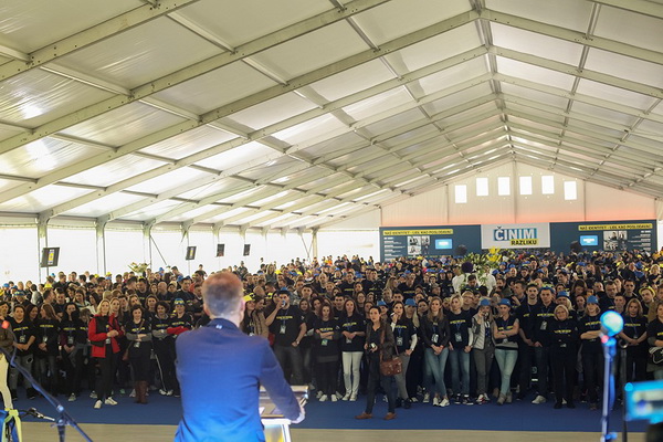 Više od 1500 Lidlovaca proslavilo svoj dan na Jarunu uz Severinu i Parni Valjak