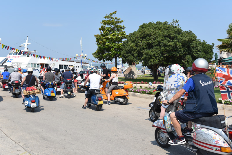 Vespaši zauzeli Biograd, foto: Vinko Pešić
