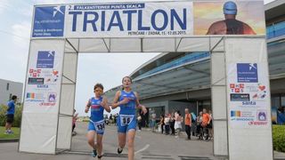 Jutros je zapoceo drugi po redu Falkensteiner Punta Skala triatlon u okolici Falkensteiner odmaralista Punta Skala. Natjecanje je organizirano u suradnji s s Turistickom zajednicom Grada Zadra, TK Split i TK Zadar. Natjecanje se sastoji od dva drzavna pr Jutros je zapoceo drugi po redu Falkensteiner Punta Skala triatlon u okolici Falkensteiner odmaralista Punta Skala. Natjecanje je organizirano u suradnji s s Turistickom zajednicom Grada Zadra, TK Split i TK Zadar. Natjecanje se sastoji od dva drzavna pr