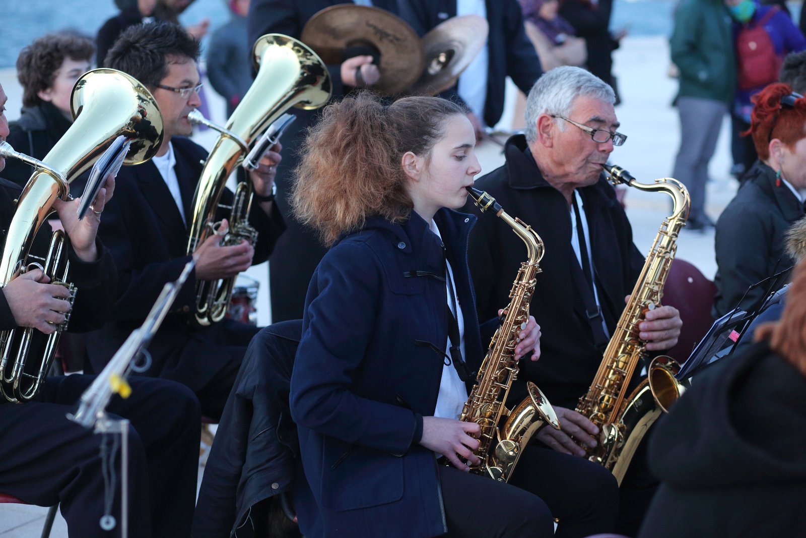 HGD Sv. Cecilija izvelo korčulanski viteški ples “Moreška” na Pozdravu suncu