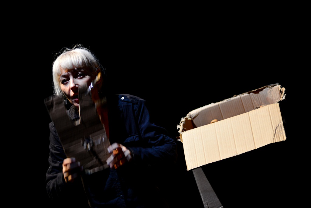 “Ana i Ona” naziv je predstave čijom je premijerom sinoć u zadarskom Kazalištu lutaka započela umjetnička revija pod nazivom “Nosi se Teatro Verrdi”.