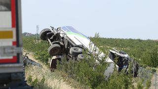 Cisterna s gorivom izletjela s autoceste nakon sudara s tegljačem