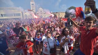Tisuće Zadrana na Forumu navijalo za Vatrene u finalu Svjetskog prvenstva Tisuće Zadrana na Forumu navijalo za Vatrene u finalu Svjetskog prvenstva