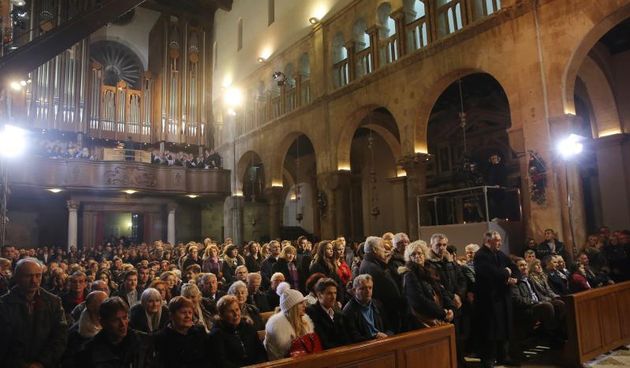 25.12.2013., Zadar – Svecanu misu polnocku povodom rodjenja Isusa Krista u katedrali svete Stosije predvodio je nadbiskup Zelimir Puljic. Photo: Filip Brala/PIXSELL