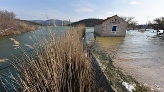 Nezapamćeno visoka razina vodostaja Vranskog jezera Nezapamćeno visoka razina vodostaja Vranskog jezera