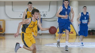 Split, 110513.
Kosarkaska dvorana Gripe.
Polufinalna utakmica Prvenstva Hrvatske za juniore izmedju Splita i Zadra.
Na fotografiji: Roko Dominovic i Domagoj Vrkic.
Foto: Vojko Basic / CROPIX