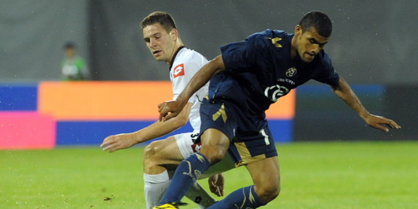 Zagreb, 130710. Maksimirski stadion. Kvalifikacijska nogometna utakmica Lige Prvaka, 2. pretkolo izmedju Dinama i slovenskog prvaka Kopra. Na slici: Etto , Davor Bubanja. Foto: Damir Krajac / CROPIX Zagreb, 130710. Maksimirski stadion. Kvalifikacijska nogometna utakmica Lige Prvaka, 2. pretkolo izmedju Dinama i slovenskog prvaka Kopra. Na slici: Etto , Davor Bubanja. Foto: Damir Krajac / CROPIX