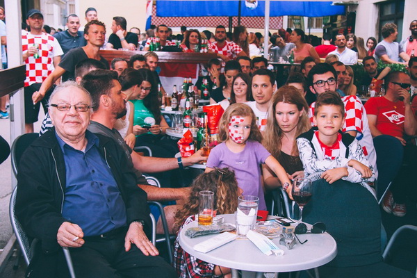Euro 2016: Utakmica između Hrvatske i Češke gledala se u brojnim zadarskim lokalima i kafićima.