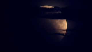 Pomrčina Mjeseca promatra se i u Zagrebu Pomrčina Mjeseca promatra se i u Zagrebu