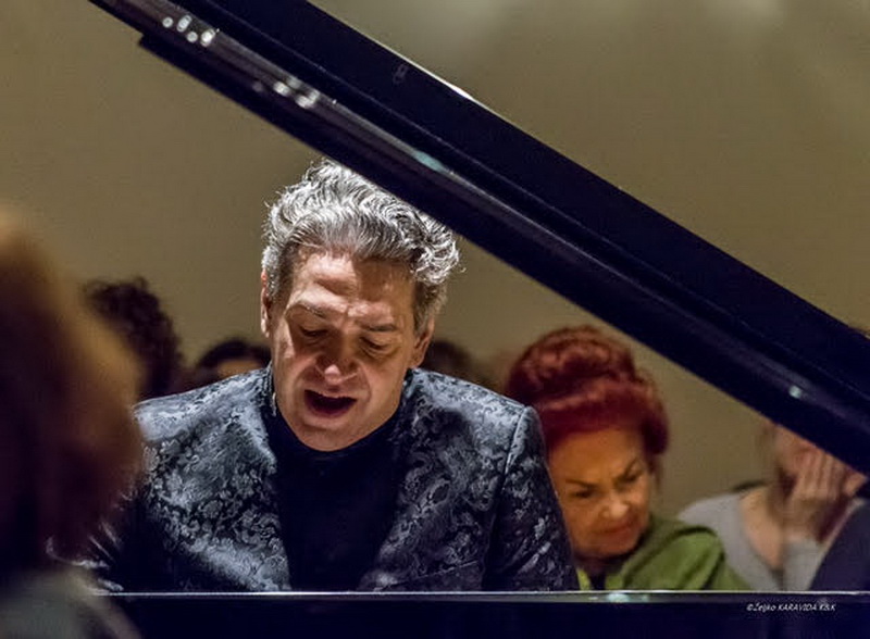 LOvro Pogorelić: “Kavalir za klavirom” u Svečanoj dvorani Sveučilišta u Zadru LOvro Pogorelić: “Kavalir za klavirom” u Svečanoj dvorani Sveučilišta u Zadru