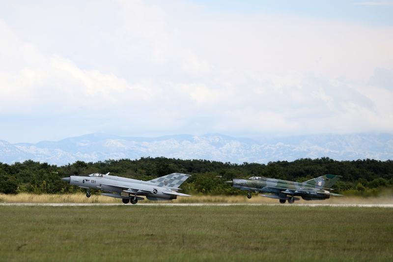 MIG 21 koji se srušio kod Velike Gorice, Foto: Filip Brala/PIXSELL MIG 21 koji se srušio kod Velike Gorice, Foto: Filip Brala/PIXSELL