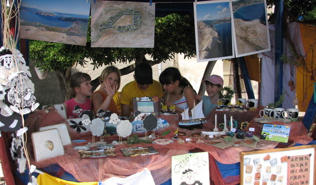 Crna ovca u Baški na otoku Krku