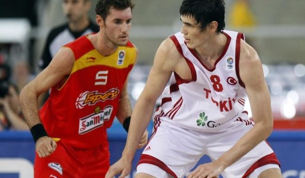 Fernandez i Ilyasova, Foto: Reuters
