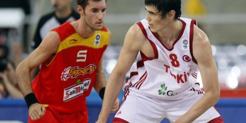 Fernandez i Ilyasova, Foto: Reuters