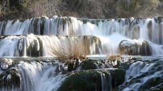 Ledena zimska idila na slapovima Krke Ledena zimska idila na slapovima Krke