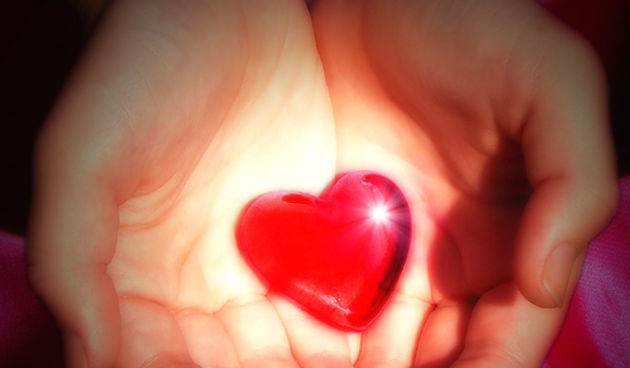 Srce u dlanovima, Foto: flickr.com