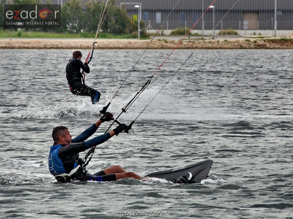 Kiteri guštali u refulima ninske bure Kiteri guštali u refulima ninske bure