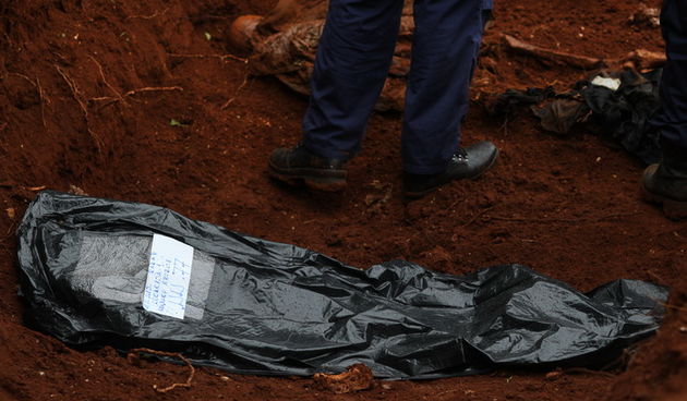 Zadar, 020513.
Gradsko groblje. 
Ministarstvo branitelja je na Gradskom groblju u Zadru predstavilo rezultate ekshumacije posmrtnih ostataka zrtava srpske nacionalnosti koje su stradale u Domovinskom ratu 1995. godine. 
Foto: Jure Miskovic / CROPIX