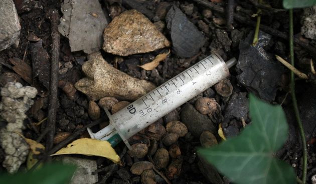 narkomanska šprica ilustracija