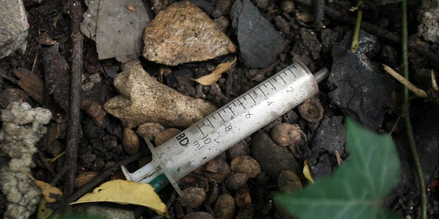 narkomanska šprica ilustracija