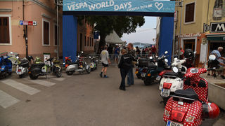 Vespaši zauzeli Biograd, foto: Vinko Pešić