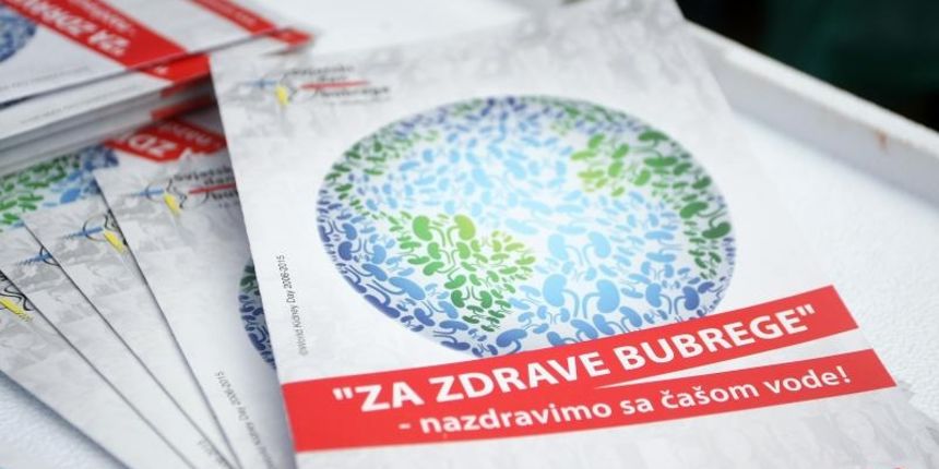 Povodom svjetskog dana bubrega na Trgu bana Jelacica doktori su gradjanima mjerili tlak i secer. Photo: Luka Stanzl/PIXSELL