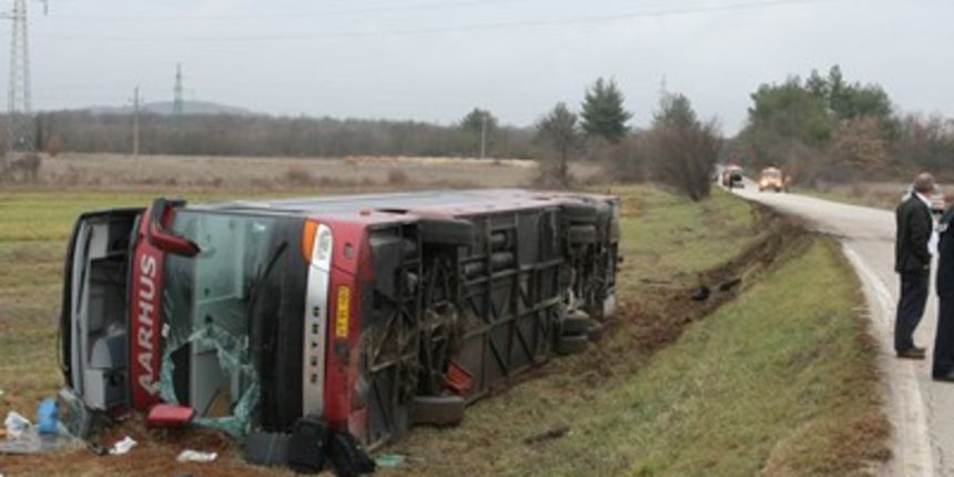 Autobusna nesreća (foto: Goran Sebelić CROPIX) Autobusna nesreća (foto: Goran Sebelić CROPIX)