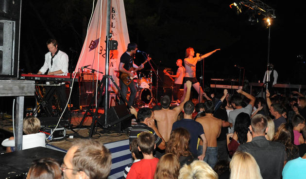 Zadar, 15.08.2013. snimio: Nenad Marčev, 
Psihomodo Pop i Davor Gobac, 
Blagdan Velike Gospe, Belafuška fešta
Zadar, Belafuža, 
igralište Osnovne škole 
Šimuna Kožičića Benje