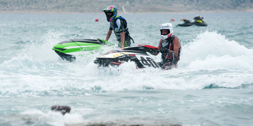 Starigrad, 090612
Na plazi Bluesun hotela Alan u Starigradu 9. i 10. lipnja odrzava se prva utrka ovogodisnjeg ALPE ADRIA CUP-a, AAC-JetSki natjecanja. Utrke iz kupa se odrzavaju posvuda u Europi a posljednjih nekoliko godina i Hrvatska je jednom godisnje Starigrad, 090612
Na plazi Bluesun hotela Alan u Starigradu 9. i 10. lipnja odrzava se prva utrka ovogodisnjeg ALPE ADRIA CUP-a, AAC-JetSki natjecanja. Utrke iz kupa se odrzavaju posvuda u Europi a posljednjih nekoliko godina i Hrvatska je jednom godisnje