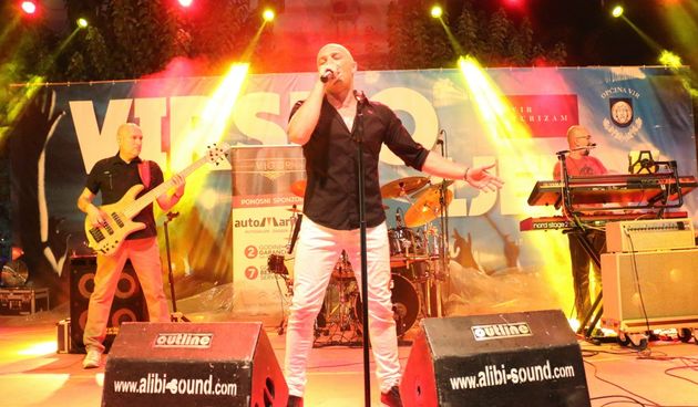 Prvi koncert popularnog slavonskog benda Vigor na otoku Viru