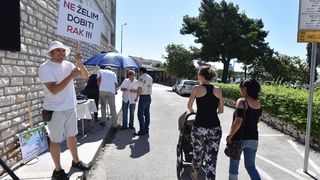 ‘Ne želim dobiti rak!’ Mještani prosvjedovali protiv postavljanja bazne stanice Tele 2