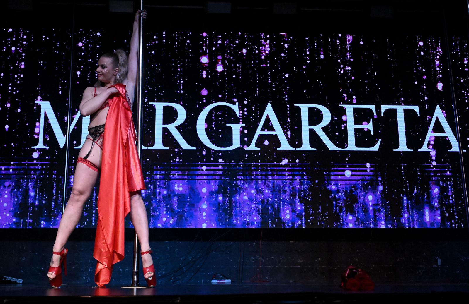 Boogaloo klub: Pole Dance Showcase