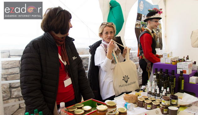 Sudionici 12. Škrapinga i Sajam otočnih prozvoda u Tkonu 4. ožujka 2017.